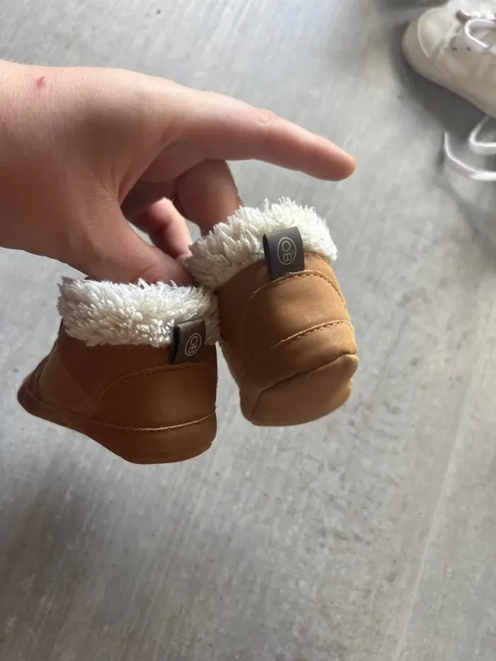 Chaussure bébé - photo numéro 3