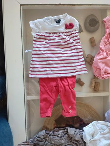 Magnifique ensemble pr petit fille haut a pressions dans le dos et legging