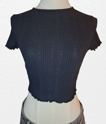 T-shirt crop top Asos Design – Taille 36 petite – Noir – État : Très bon