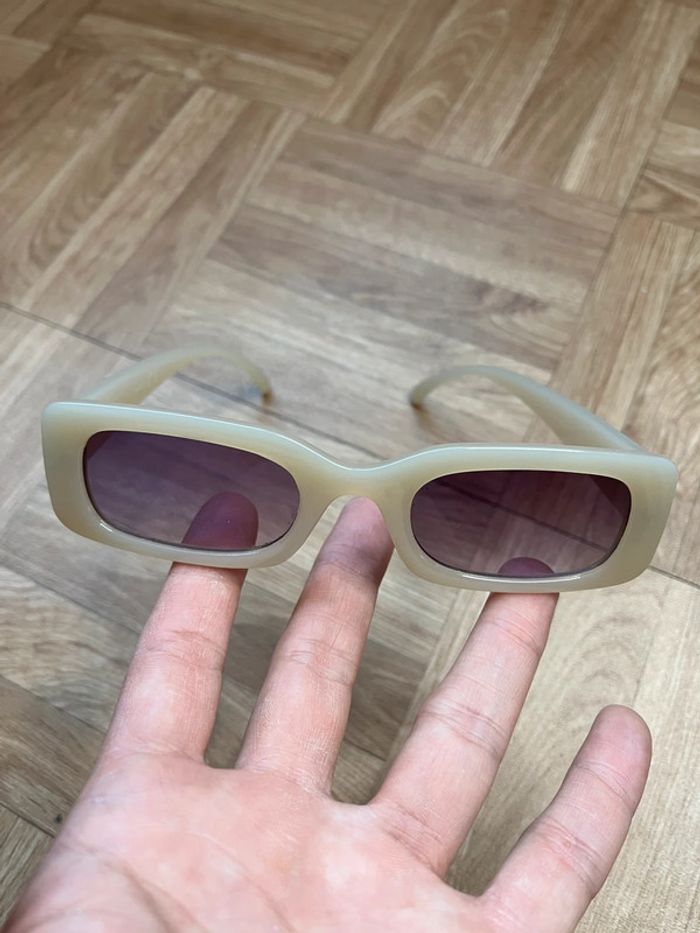 Lunettes de soleil look vintage et streetwear - photo numéro 3