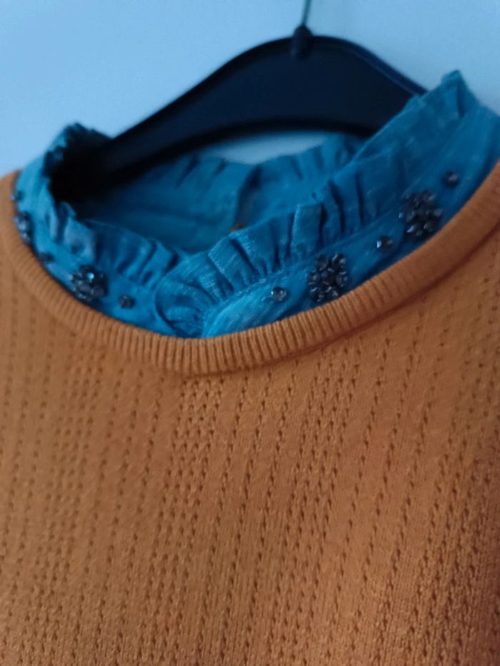 Magnifique pull chemise ocre avec strass - taille M - Neuf - photo numéro 4