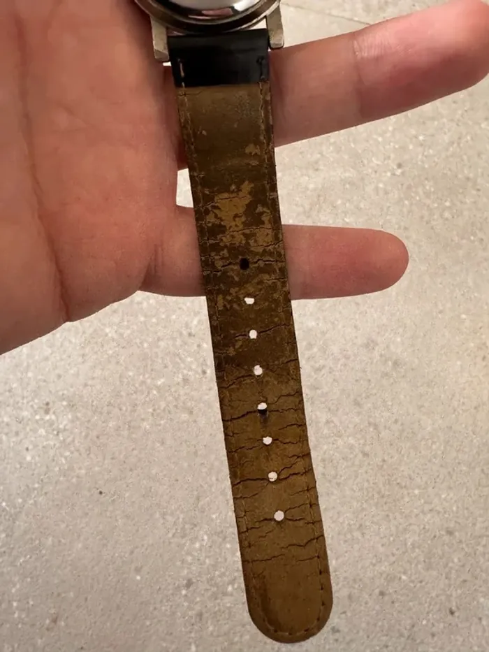 Montre Drakkar, quelques marques d'usures, pile à changer, - photo numéro 5