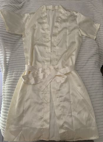 Peignoir en satin blanc