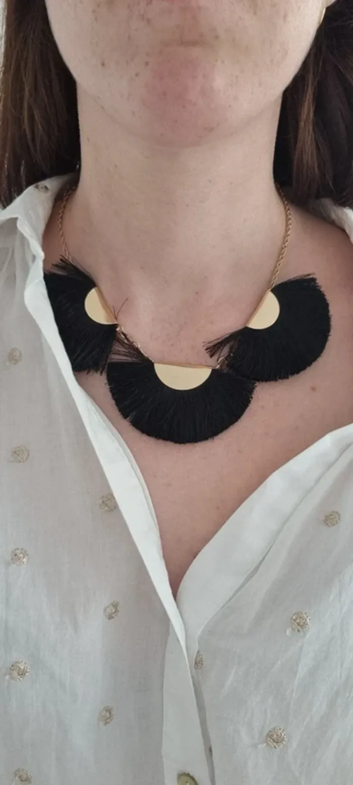 Lot de 2 colliers Plastron noir argenté et doré - photo numéro 7