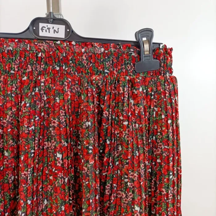 Jupe courte plissée Amisu fleurie rouge noir taille 38 fluide doublée élastique A1466 - photo numéro 2