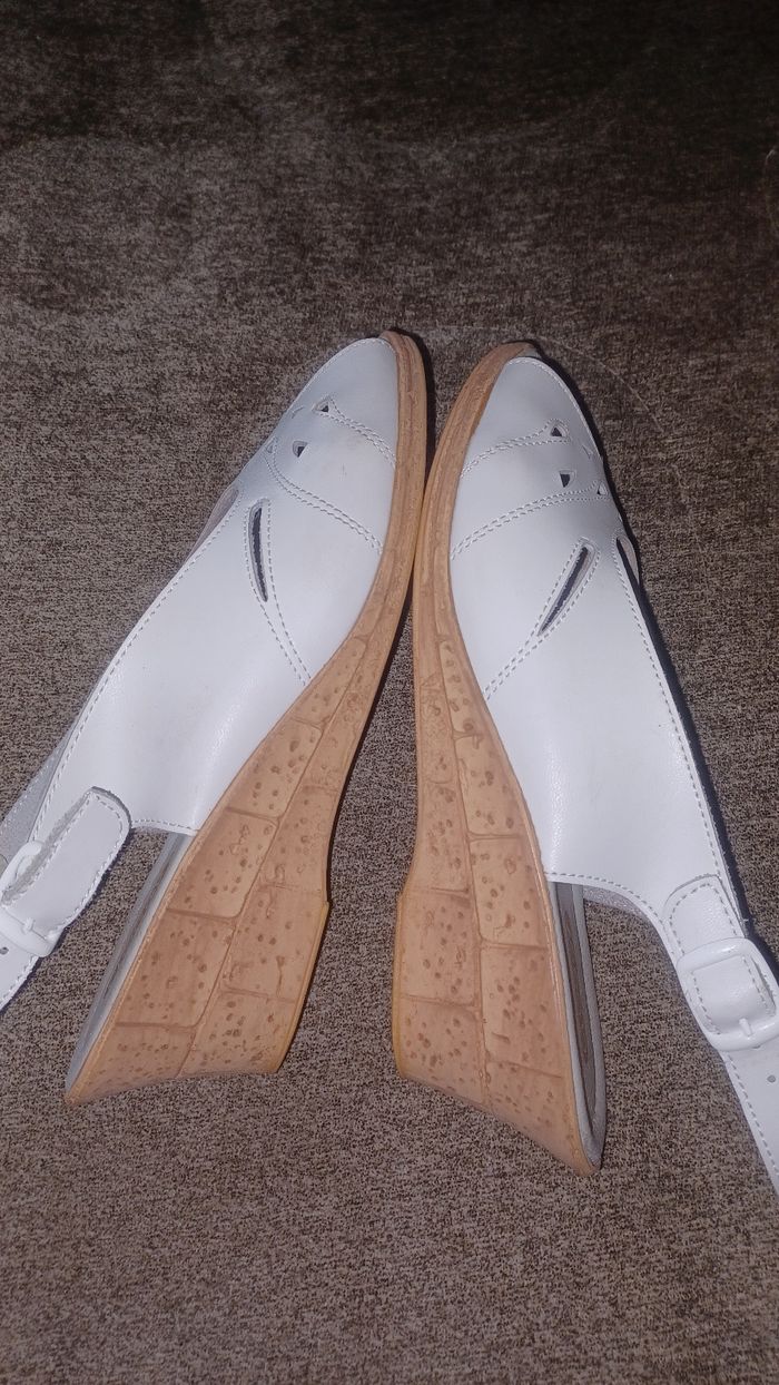 Sandale femme 40 très bon état blanc à boucle - photo numéro 4