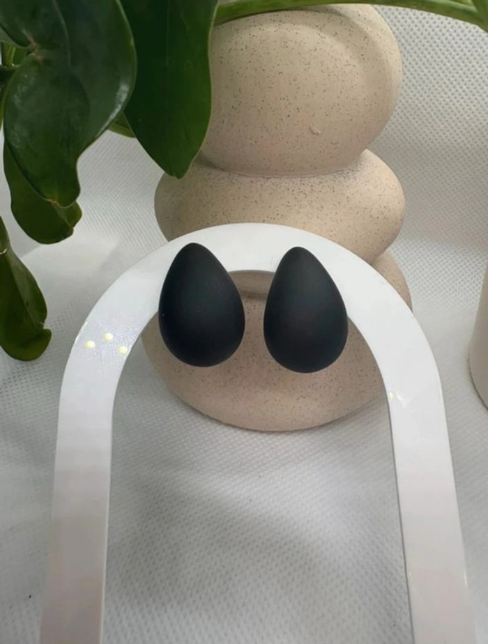 Boucle d'oreille goutte d'eau tendance - photo numéro 2