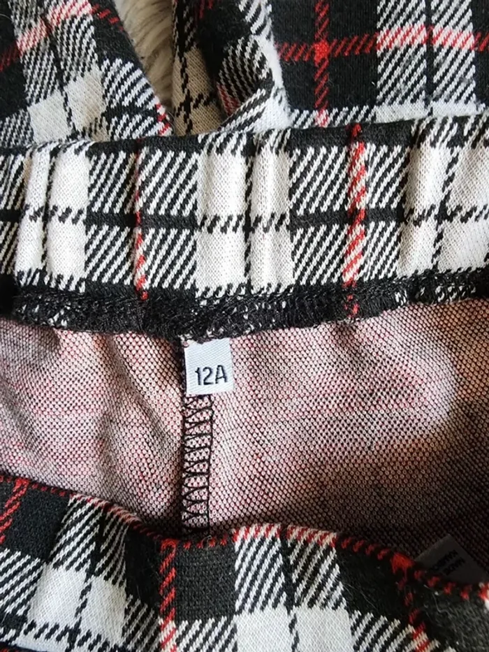 🥰Pantalon à carreaux Taille 12ans 🥰 - photo numéro 4