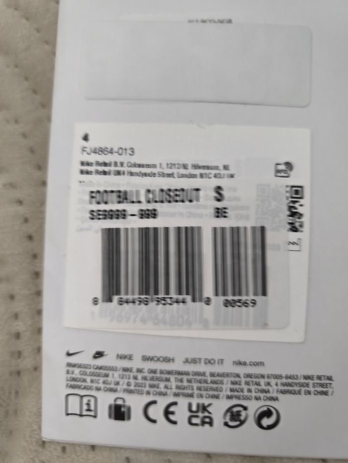 Gants de foot Nike T 4 - photo numéro 8