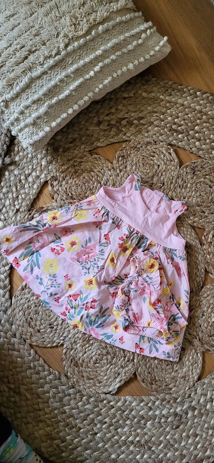 Robe fleurie avec culotte