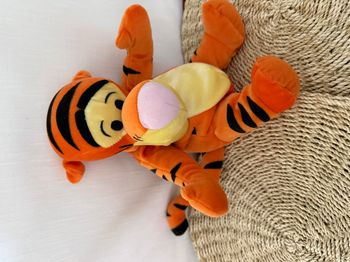 Peluche Tigrou DISNEY STORE Tigger micro billes