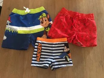 Lot de 3 maillot taille 98/104 cm