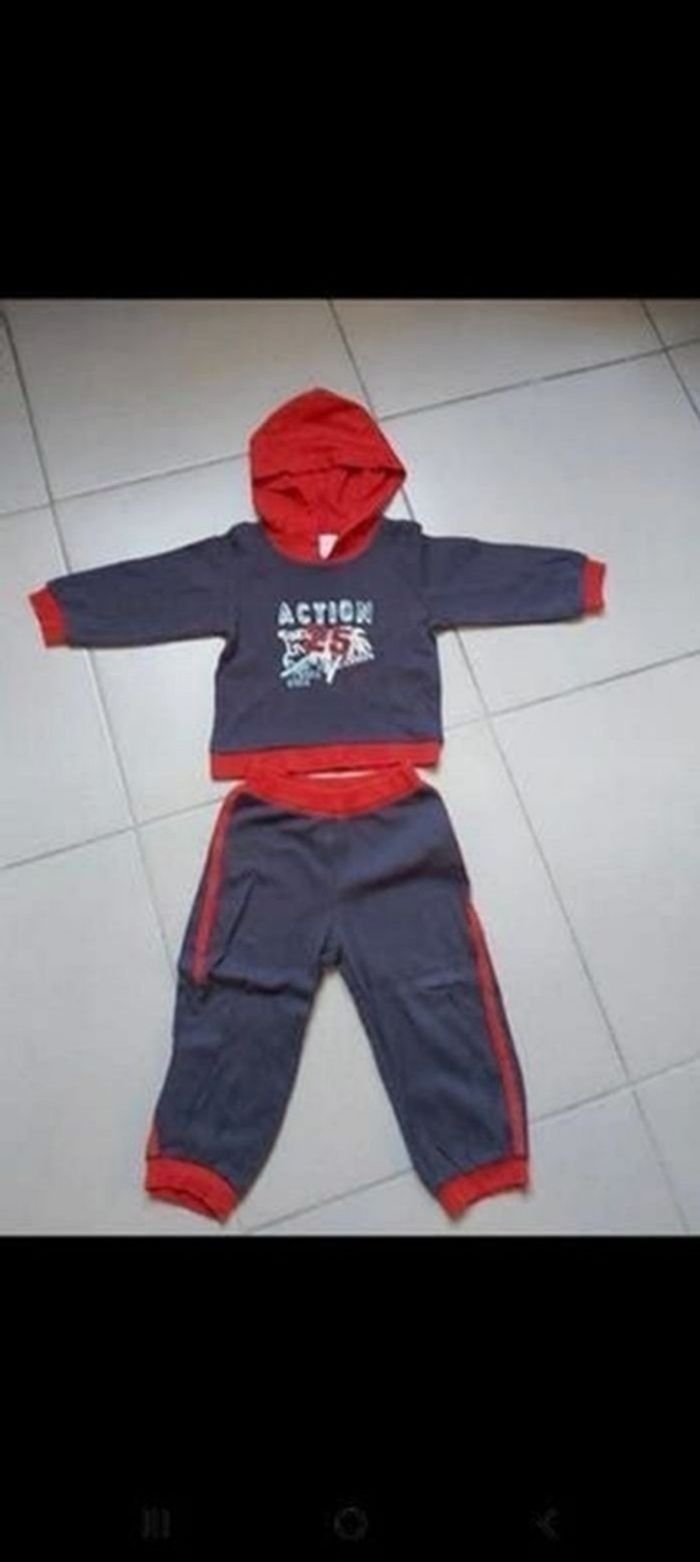 Survêtement 24 mois