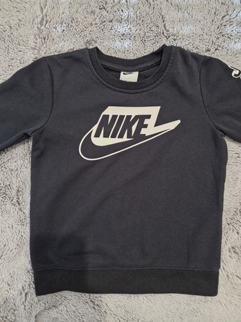 Pull nike noir 6/7 ans