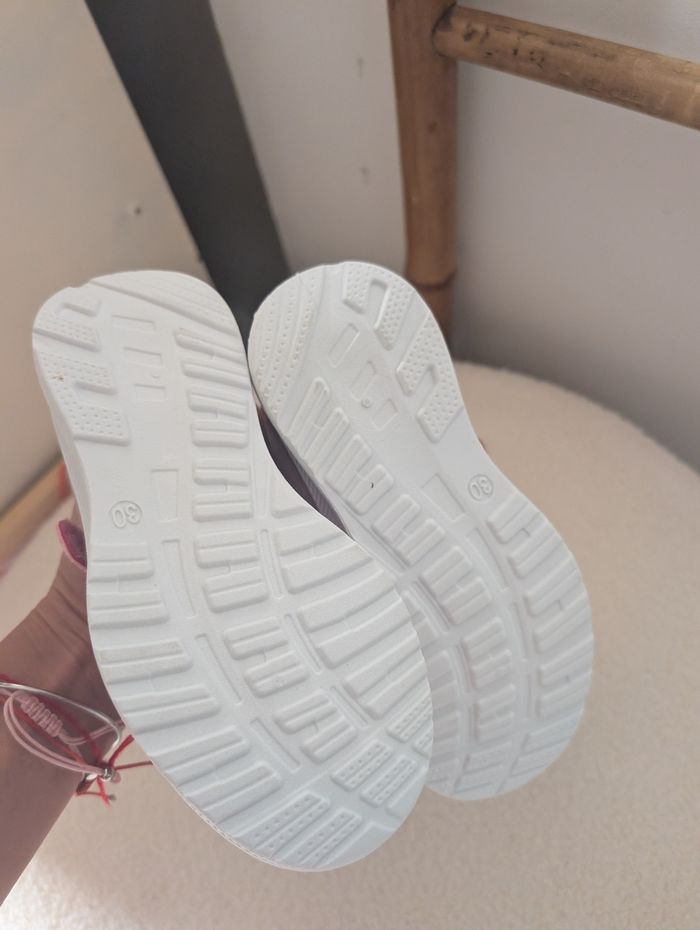 Baskets filles pointure 30 Neuves étiquette - photo numéro 4