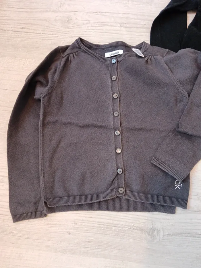 Lot 2 gilets a boutons 4 ans - photo numéro 2