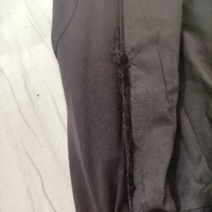 Robe noire Tara Jarmon en laine mélangée, coupe patineuse, taille 40 A1137 - photo numéro 8