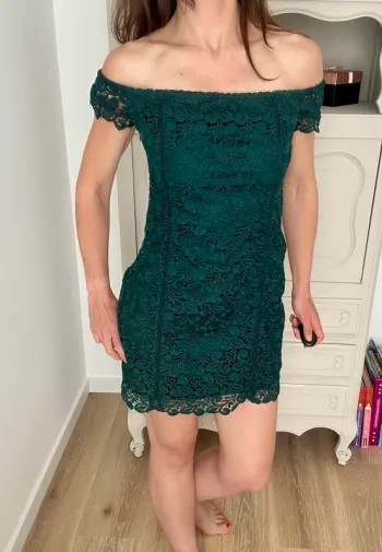 Robe MANGO épaules dénudées en dentelle – Taille 38 (M)