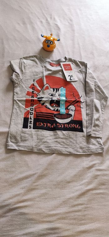 T-shirt garçon manches longues 6 an neuf