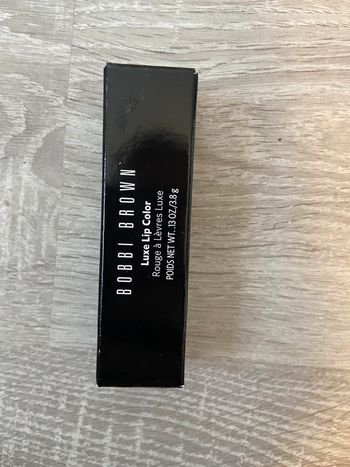 Bobbi brown rouge a lèvre luxe teinte 28 red rouge parisien