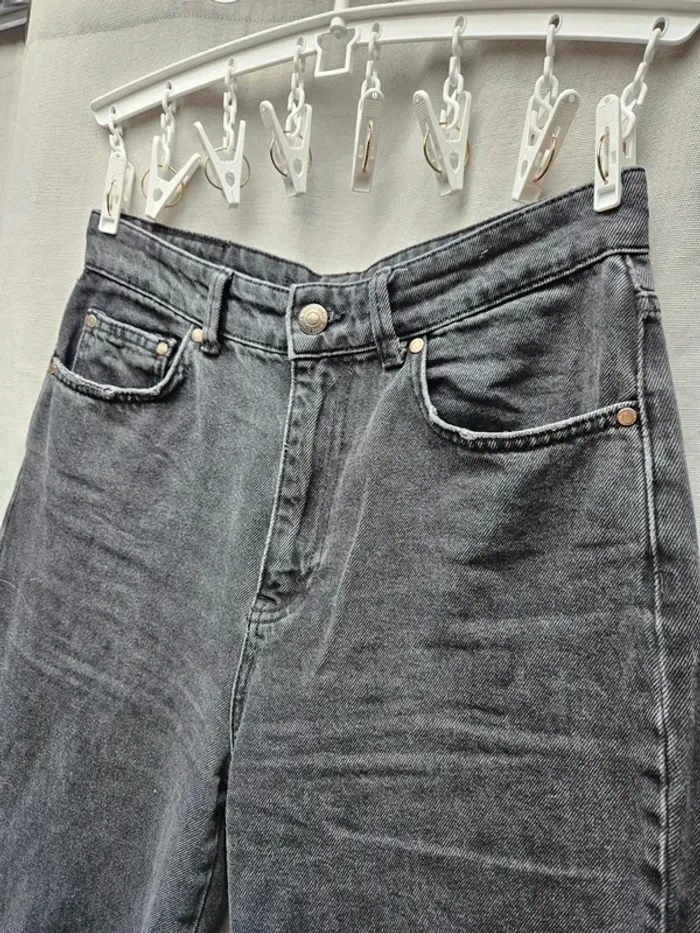 Jean noir délavé destroy Stradivarius taille 38/M - photo numéro 2