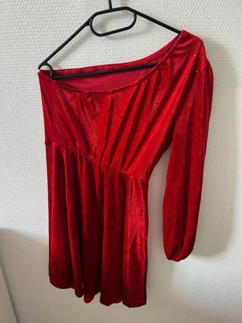 Tres belle Robe Asmetrique Rouge Femme