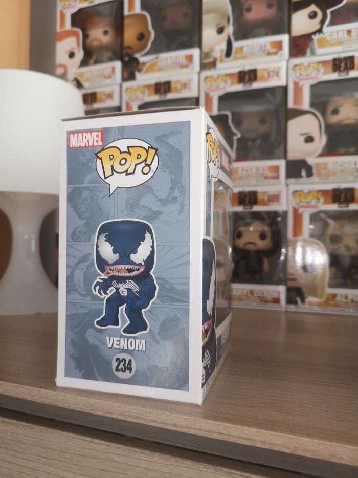 Funko pop Marvel 234 Venom Special edition - photo numéro 4