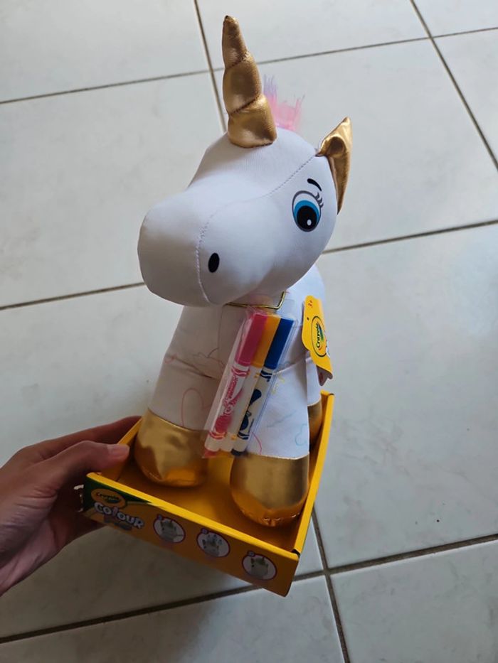 Peluche licorne a colorier colour me crayola Neuf - photo numéro 3