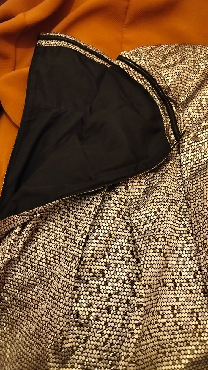 Robe bustier de soirée courte - photo numéro 7