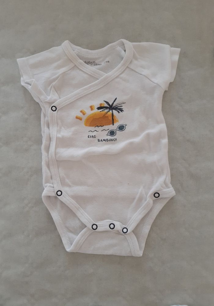 Lot de 7 bodies manches courtes taille 3 mois - photo numéro 3