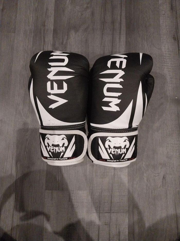 Paire de gants venum 4 OZ