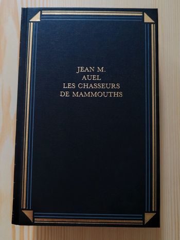 Jean M. Auel 🌸 Les chasseurs de Mammouths