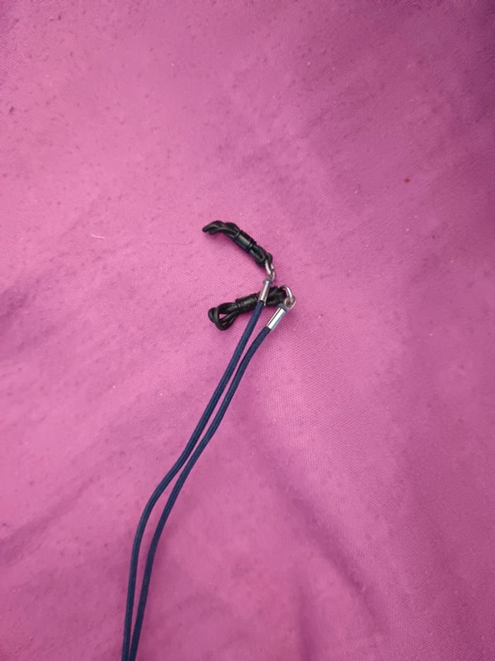 Attache lunette - photo numéro 2