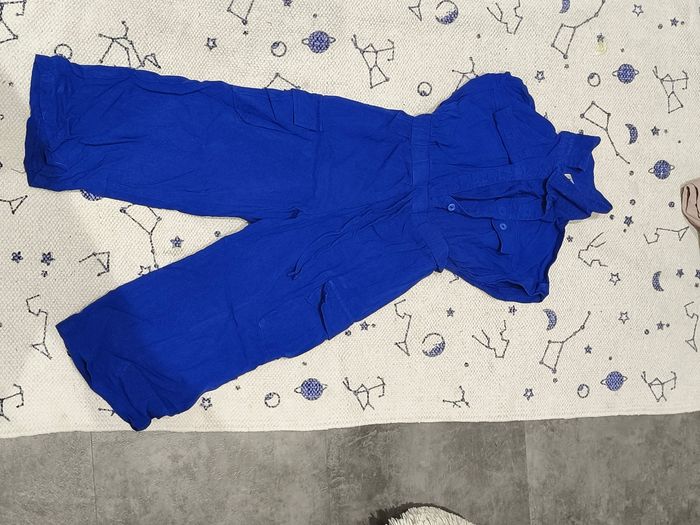 Combinaison d'un bleu roy