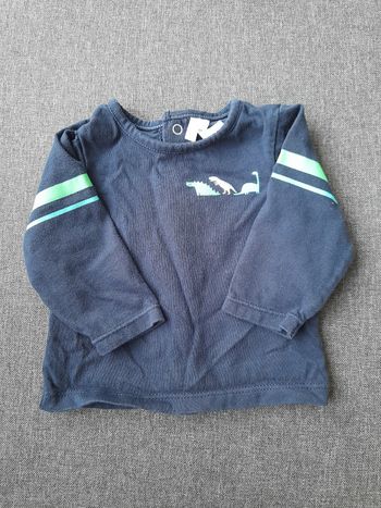 T-shirt dino taille 1 mois