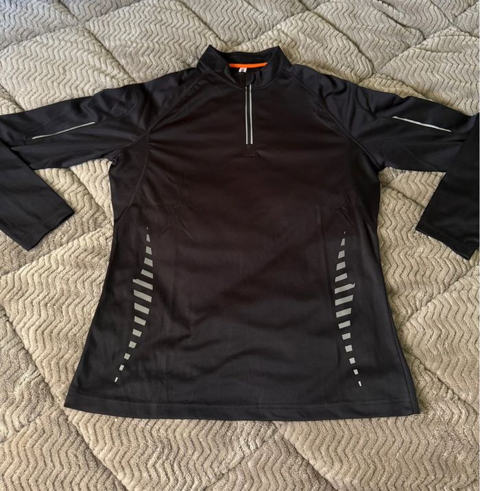 Sweat-shirt de sport noir à manches longues en très bon état taille Xl | Parfait pour l’entraînement