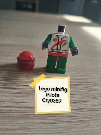 Lego minifig pilote cty0389