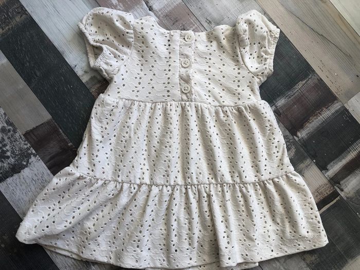 Robe 3 mois neuve - photo numéro 2