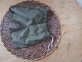 Short léger kaki 6 mois