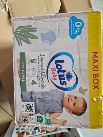 Couches Lotus baby t 4