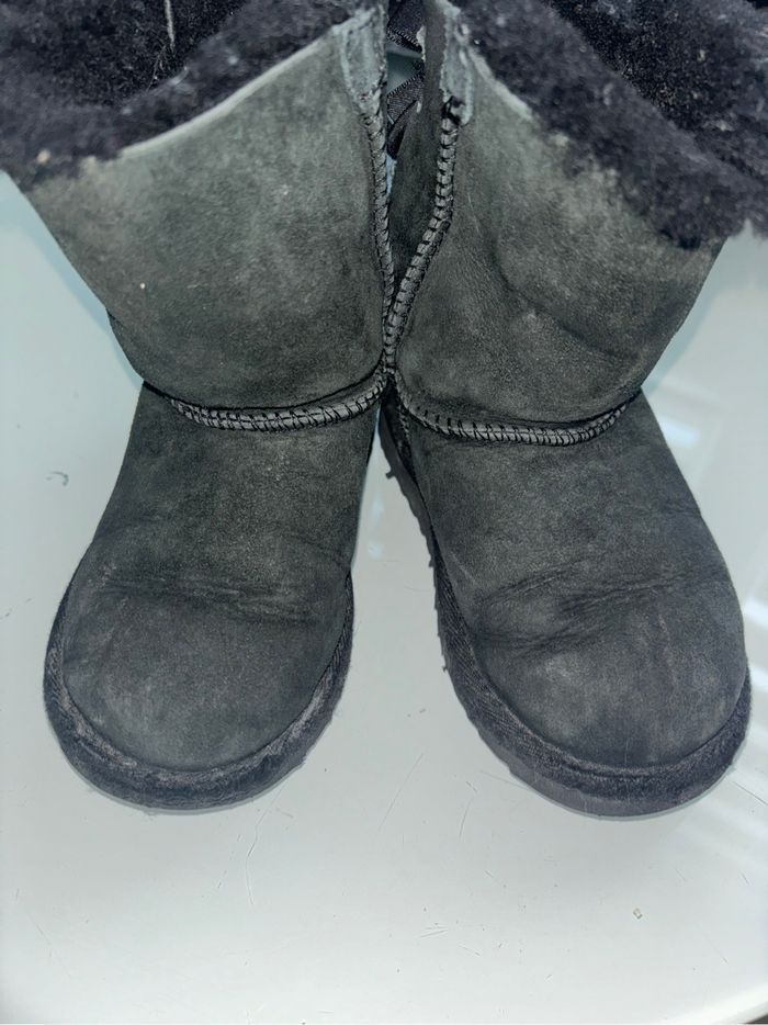 Bottines Ugg fourrées T 26 - photo numéro 6