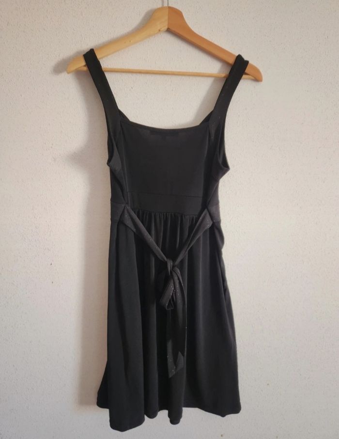 Robe noire Etam – Taille 40, élégante avec détails pailletés - photo numéro 5