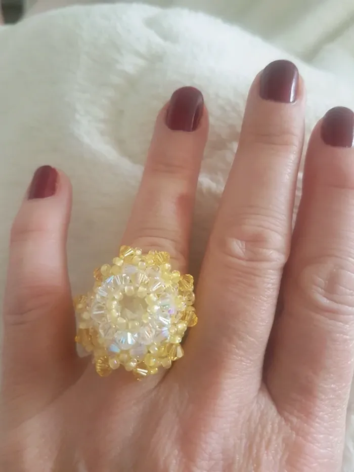 Bague fleur cristaux de Swaroski jaune Neuve
