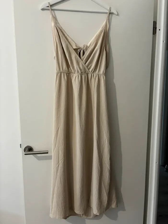 Jolie robe d’été beige femme taille XL