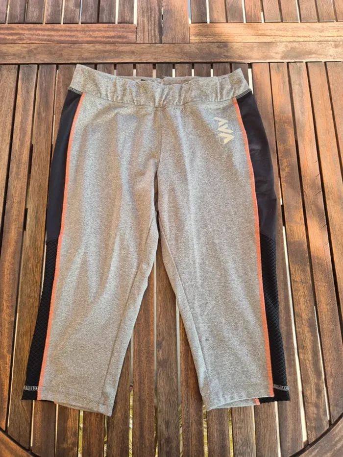 Bermudas de sport T.38/40 - photo numéro 2