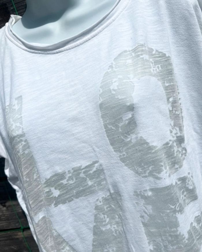 T-shirt Jennyfer LOVE Taille S Très bon état - photo numéro 2