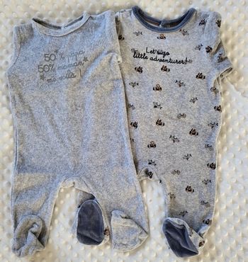 2 pyjamas