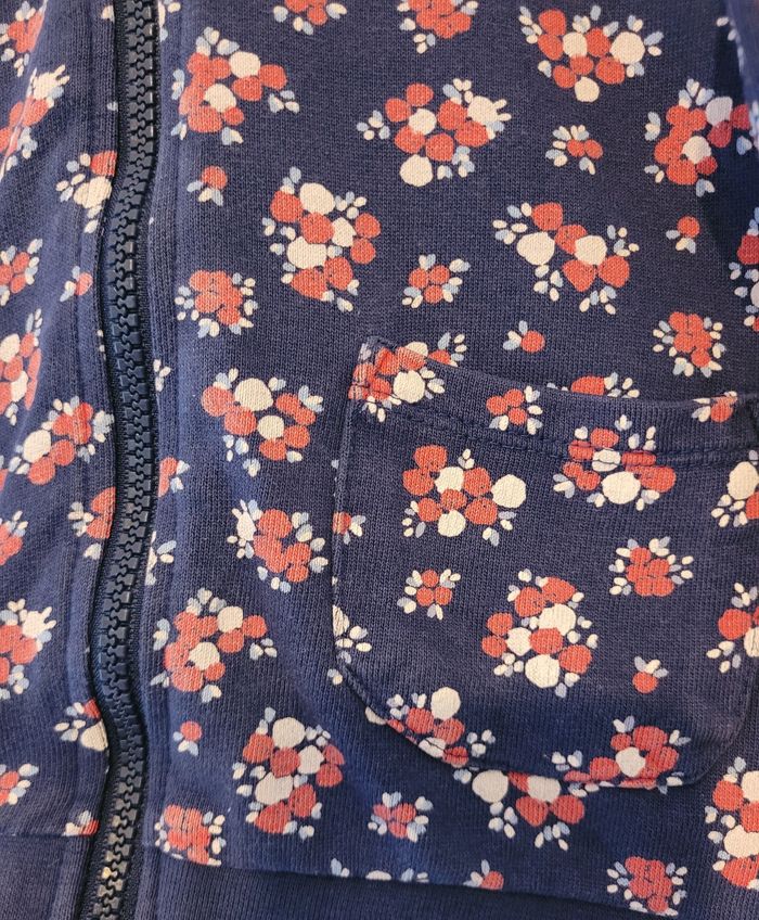Gilet zippé à capuche 6 ans - photo numéro 3