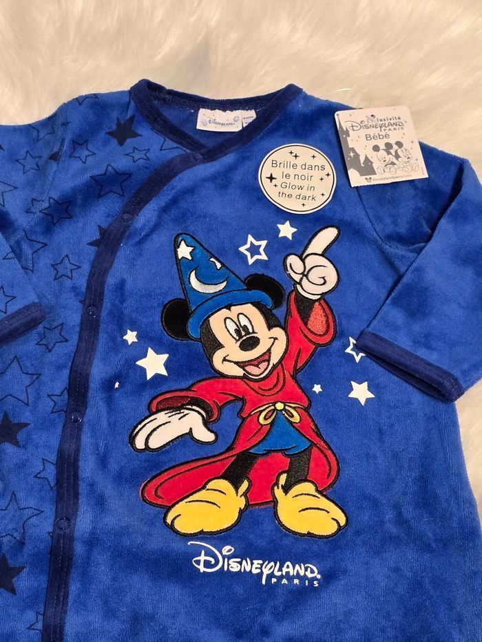 NEUF (NON PORTÉ)🏷 💙💙😍😍sublime pyjama 6 mois disneyland paris 💙💙🤩😍 - photo numéro 2