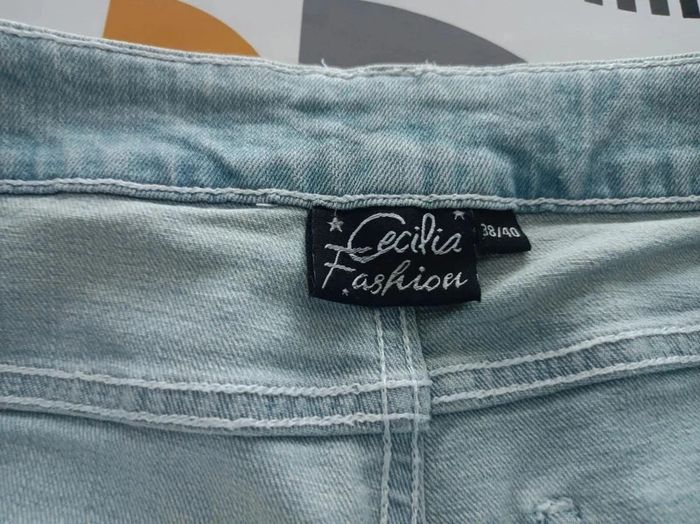 Short femme taille 38/40 Cecilia Fashion en très bon état - photo numéro 2